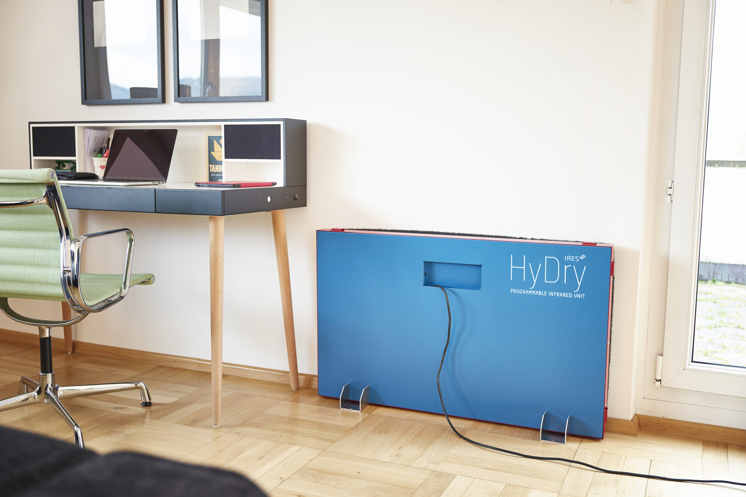 HyDry Infrarotplatte für Wandtrocknung bei Wasserschaden