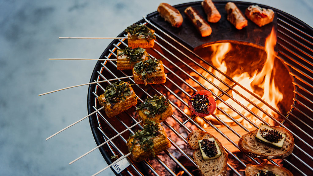 Grillgut auf einer höfats Feuerschale