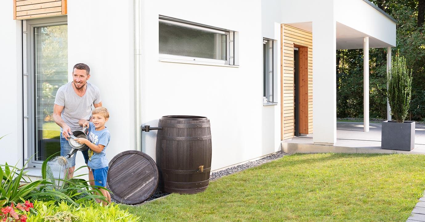 Garten bewässern bei Trockenheit: So reicht Ihr Regenwasser länger